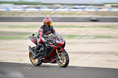 media/Apr-18-2025-TrackDaz (Fri) [[45f5874c44]]/A Group/Session 4 (Turns 5 and 6 - Inside)/